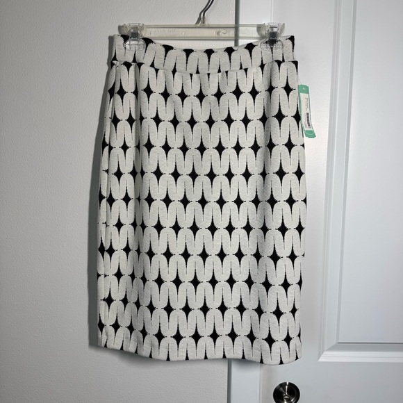 Renee C. Dresses & Skirts - NWT Renee C Black and White Pencil Skirt Size Small Geometric Stretch Fall
